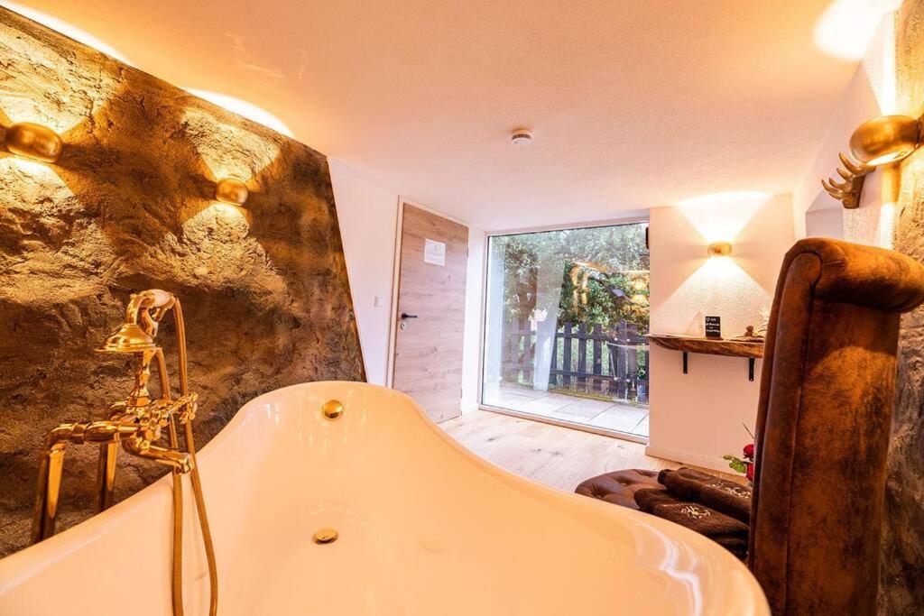 Chalet Vitaspa - Whirlpool & Sauna Privatspa Пегниц Экстерьер фото