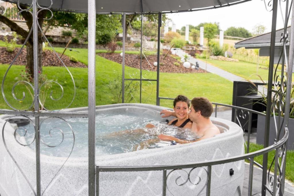 Chalet Vitaspa - Whirlpool & Sauna Privatspa Пегниц Экстерьер фото